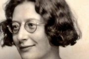 Simone Weil, de origen judío y raíces agnósticas, se quedó a las puertas del bautismo, pero hizo profesión expresa de fe en la Trinidad y en la Eucaristía.