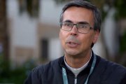 Javier Sánchez Cañizares, sacerdote, físico y teólogo, acaba de publicar 'Cómo actúa el espíritu en el mundo' (Encuentro).