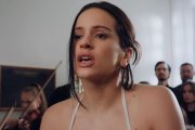 Rosalía, en un momento de 'Berghain', el primer videoclip oficial de 'Lux'.