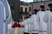 Seminaristas en la procesión del Corpus Christi.