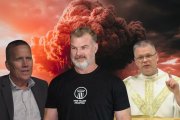 El expiloto de helicópteros de combate, Dan Schneider, el SEAL retirado, Jason Henderson y el sacerdote Chris Alar.