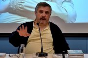 Juan Pérez-Foncea, durante una reciente charla sobre los temas que aborda en sus libros.