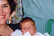 Sandra Elam con su hijo Ryan.