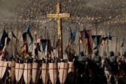 Los cruzados rumbo a su derrota en la película de El Reino de los Cielos, de Ridley Scott... los cristianos aparecen como toscos a medio civilizar