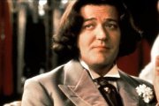 Stephen Fray interpretó a Oscar Wilde en la película Wilde, dirigida en 1997 por Brian Gilbert.