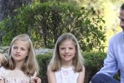Los Reyes de España no quieren que sus hijas estén demasiado expuestas a las pantallas