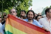 El texto, redactado por grupos LGTB, fue presentado en el Congreso por Podemos