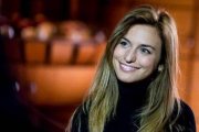 Beatrice Venezi es considerada por Forbes como una de las futuras líderes de Italia