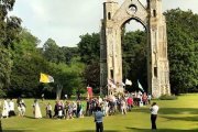 Los católicos ingleses y de fuera de Inglaterra acuden cada vez en mayor número al santuario de Walsingham.