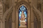 Imagen milagrosa de la Virgen y el Niño en la Basílica de Cléry-Saint-André, diócesis de Orleans - se cumplen 350 años de su milagro con notario y 41 testigos