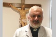 José Medina es, desde septiembre, el capellán del Hospital de Valdemoro, que desde el 6 de marzo está saturado por el coronavirus