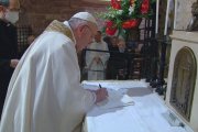 'Fratelli tutti' es la tercera encíclica de Francisco tras 'Lumen Fidei', firmada en 2013, y 'Laudatio si', en 2015 / Foto- Vatican News