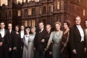 Downton Abbey es una serie de 6 temporadas y 52 capítulos centrada en una familia aristocrática y sus criados... luminosa, en un panorama de series oscuras
