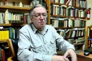 Olavo de Carvalho es un filósofo brasileño de 73 años, residente en Estados Unidos tras abandonar su país en 2005 al ser amenazado por la extrema izquiera, y cuya obra ha influido sobre el presidente Jair Bolsonaro.