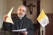 El arzobispo de Arequipa, Javier del Río, ha explicado por qué no se deben cerrar los templos
