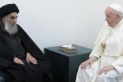 El Papa Francisco visita al ayatolá al Sistani en su casa de Nayaf, Irak - foto difundida por la oficina del ayatolá
