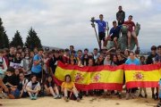 Adolescentes de la diócesis de Alcalá realizaron en julio su peregrinación Complurrutum - aquí posan a la entrada de Santiago