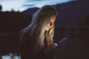 Religion En Libertad busca dar luz y esperanza en tiempos oscuros y de desánimo  --- (foto de Becca Tapert en Unsplash)