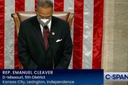 El representante Emanuel Cleaver dirige la oración de apertura de la Cámara de Representantes de los Estados Unidos el 3 de enero