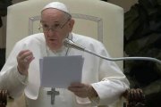 En su catequesis sobre la carta de San Pablo a los Galatas, el Papa Francisco ha destacado la primacía del amor a Dios sobre los mandamientos.