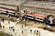 El 11 de marzo de 2004, diez explosiones en cuatro trenes de cercanías de Madrid provocaron 193 muertos y cerca de dos mil heridos. La oscura trama que ideó, organizó y llevó a cabo los atentados nunca ha sido esclarecida del todo.
