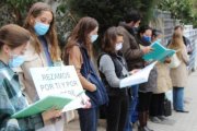 Jóvenes y mayores en Barcelona rezan contra el aborto en 40 Días por la Vida