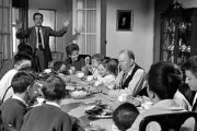 «La gran familia», una película de Fernando Palacios convertida en un clásico desde su estreno en 1962: la vida cotidiana, realista y sencilla, de una familia numerosa.