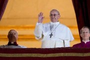 Tras la renuncia de Benedicto XVI el 11 de febrero de 2013, efectiva el 28 de febrero, el cónclave para elegir su sucesor comenzó el 12 de marzo y eligió a Francisco al día siguiente. Foto: Vatican News.