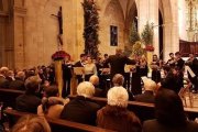 Concierto de música clásica en una iglesia - si es de música sacra, es lícito, pero no lo es si es música profana