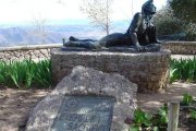Monumento al Requeté en Montserrat.