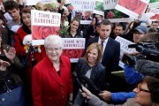 A lo largo de 8 años de batalla legal frente al colectivo LGTB, Barronelle Stutzman ha recibido innumerables muestras de apoyo por su firmeza y coherencia.