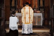 La orientación "ad Orientem" es propia del Vetus Ordo y posible también en el Novus Ordo.