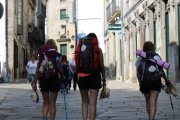 Tres peregrinas hacia Compostela... o tres almas hacia Dios... en el Camino este mundo contacta con el otro por el alma