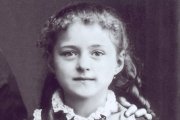 Santa Teresita de Lisieux a los 8 años... murió con 24, es la más joven doctora de la Iglesia