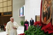 Francisco, en la audiencia de este miércoles, oró ante un icono mariano de Bielorrusia por la paz