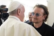 Con 46 años en la música y habiendo vendido 170 millones de discos, Bono es uno de los artistas más reconocidos en el mundo. El irlandés atesora una sensibilidad especial para lo trascendente, a pesar de apoyar el aborto o las uniones homosexuales.