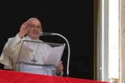 El Papa Francisco en el rezo del Regina Coeli felicitó la Pascua a los ortodoxos