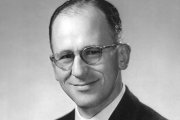 Enrique Shaw (1921-1962), padre de familia, militar y empresario, fue proclamado venerable en 2021 y su proceso de canonización continúa.