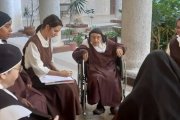 Hasta el momento, son más de quince las instituciones de vida contemplativa que han decidido participar. Alrededor de un centenar de monjas y monjes han formado parte o están formando parte de algunas de las citadas formaciones.