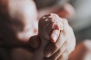 En ocasiones, los padres reciben la terrible noticia de que su hijo no llegará a nacer, o vivirá pocas horas o días. Foto (contextual): Nathan Dumlao / Unsplash.