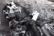 Oscar Wilde (1854-1900), un hombre que vivió toda su vida en conflicto moral y espiritual, pero siempre con la referencia de la fe, que acabó abrazando antes de morir.