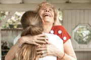 "¿Imaginas mejor regalo para tu madre, tu suegra, para tu hija o tu amiga que han sido madres que la celebración de una Santa Misa por sus intenciones o en acción de gracias por su vida?" (foto: Pexels).