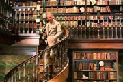 La inolvidable biblioteca de Rex Harrison en 'My Fair Lady' (1964) de George Cukor, la cual protagonizó junto a Audrey Hepburn.