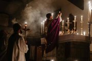 El sentido de 'lo sagrado' (etimológicamente, 'lo separado'), de lo 'absolutamente Otro' es fundamental para la conservación del sacerdocio y el despertar de las vocaciones. Foto: Josh Applegate / Unsplash.