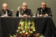 `[El hombre] estaba en el centro de todo y tiene ahora que negociar su presencia entre las máquinas y la Inteligencia Artificial´, dijo Luis Argüello en el encuentro de vicarios episcopales.