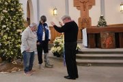 A las pocas fechas de 'Fiducia supplicans', el padre Richard, de la iglesia de San Pablo en Lexington (Kentucky), bendijo a una pareja lesbiana unida civilmente desde hace 22 años. Foto: perfil de Facebook de la parroquia.