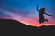 La verdadera libertad es donación, no crecimiento de autoafirmación. Foto: Austin Schmid / Unsplash.