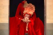 Durante la inauguración de los Juegos Olímpicos, una representación de la reina María Antonieta decapitada normalizó y exaltó los crímenes de la Revolución francesa.