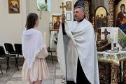 Elizaveta, de 22 años, se bautiza en Brovarí, buscando una conexión con Dios