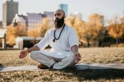 La proliferación de sectas y gurús responde a la ruptura de la transmisión de la fe auténtica, o a su transmisión mermada y diluida. Foto (contextual): Redd F / Unsplash.